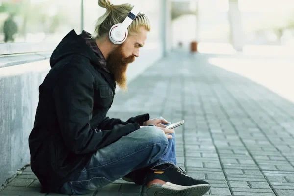 Använd bluetooth hörlurar till din mobil för maximal frihet