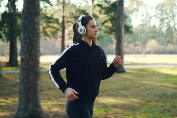 Hörlurar med sladd till mobilen ger bäst ljud och stabilitet